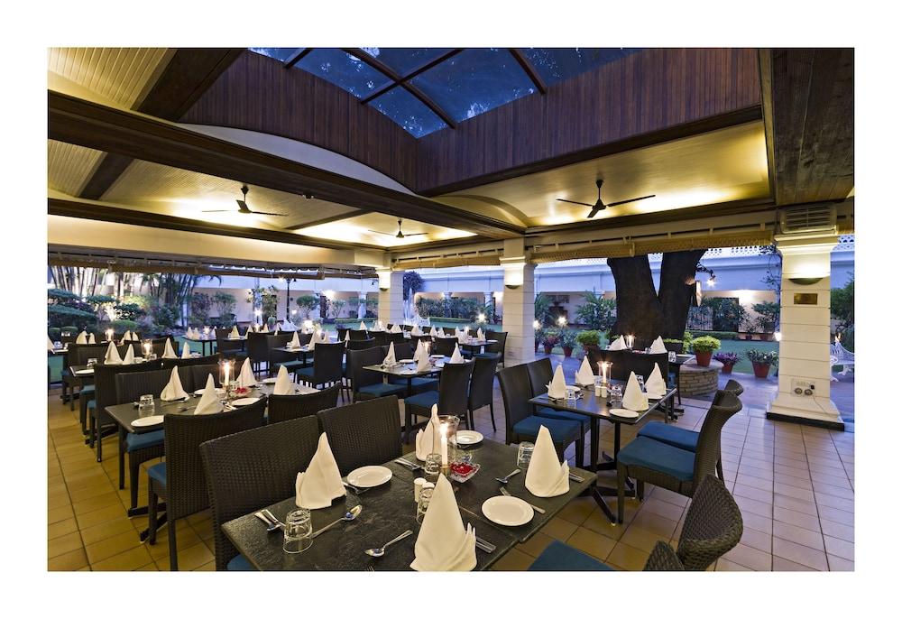 Jehan Numa Palace Hotel Bhopal Eksteriør bilde