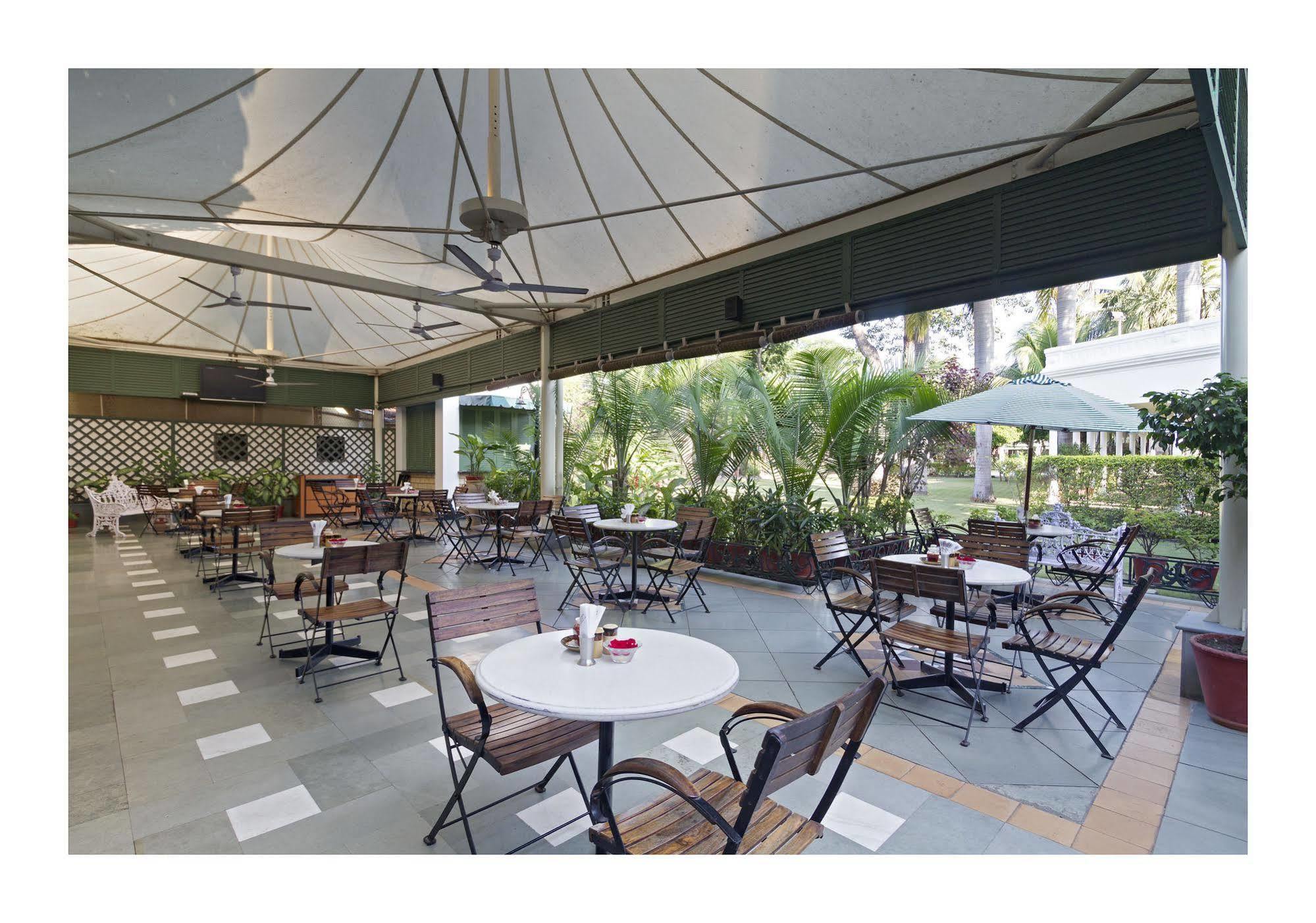 Jehan Numa Palace Hotel Bhopal Eksteriør bilde