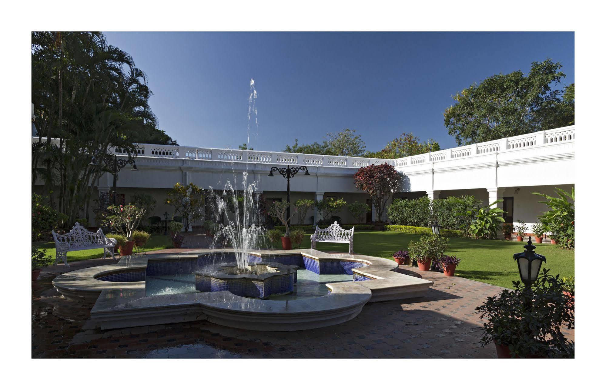 Jehan Numa Palace Hotel Bhopal Eksteriør bilde